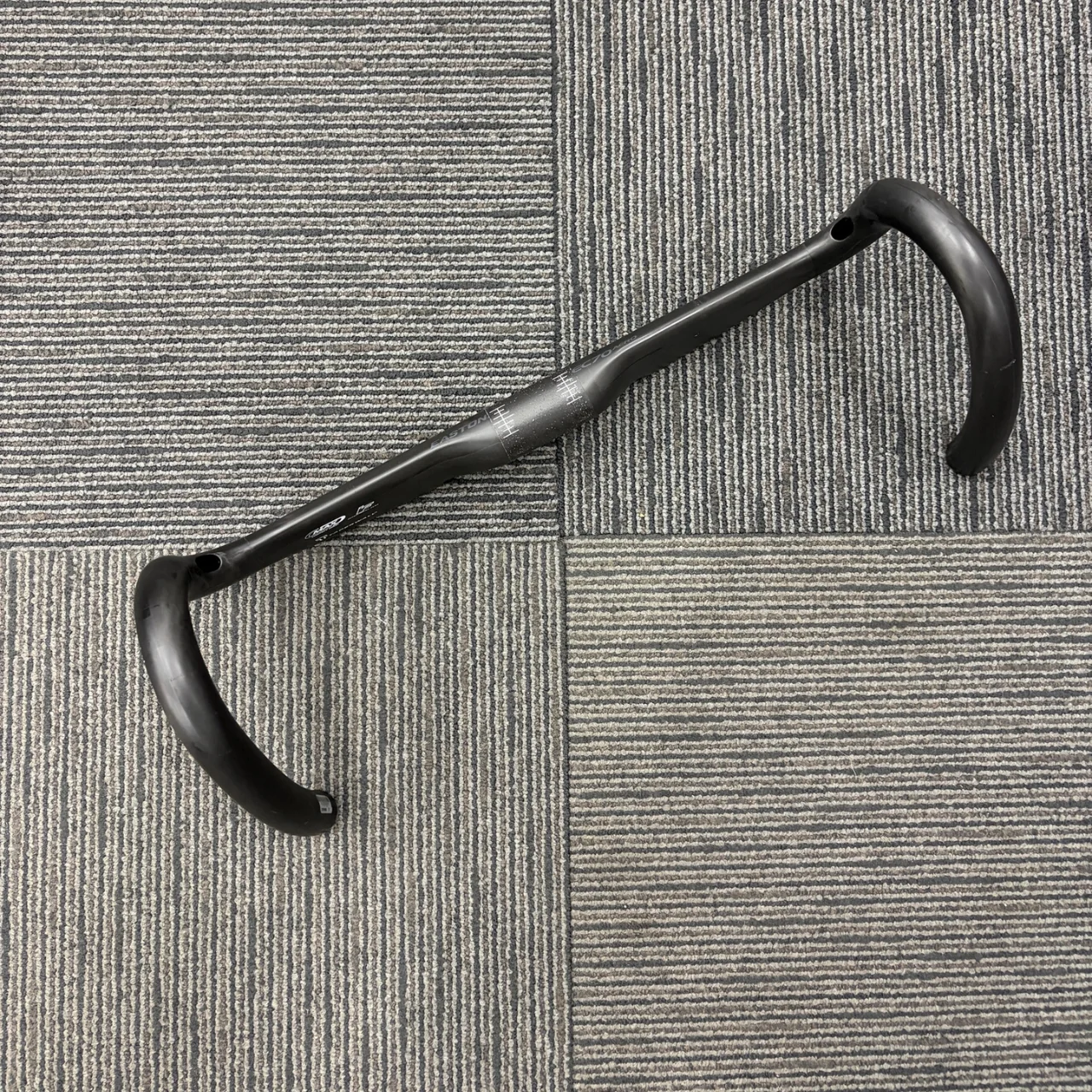 Easton EC70 Aero Carbon Road Handlebar - Ex-Demo - Image 3
