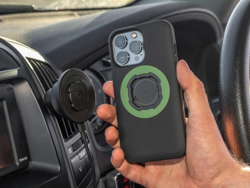 Quad Lock iPhone 14 Pro MAG Case - Image 3